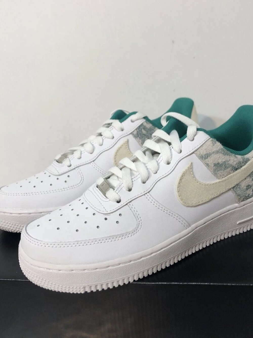 Nike Air Force 1 ‘07 LV8 Coconut White Neptune Green DX3365-100 Sz 7.5 & 8